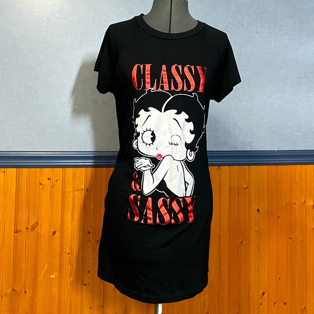 🔥3 for $15 Sale- Black Betty Boop long tee shirt